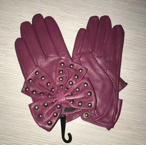 Cute Texting Christmas Gift <strong>Women</strong> Rivet <strong>Leather</strong> Sheepskin <strong>Gloves</strong> With Bow - Product Image 6