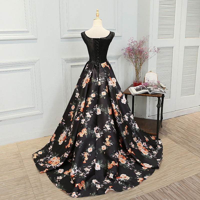 Elegant Black Floral Long Evening Gown - Round Neck, Sleeveless, Plus Size,  Perfect for Formal Prom, Weddings, and Parties.
