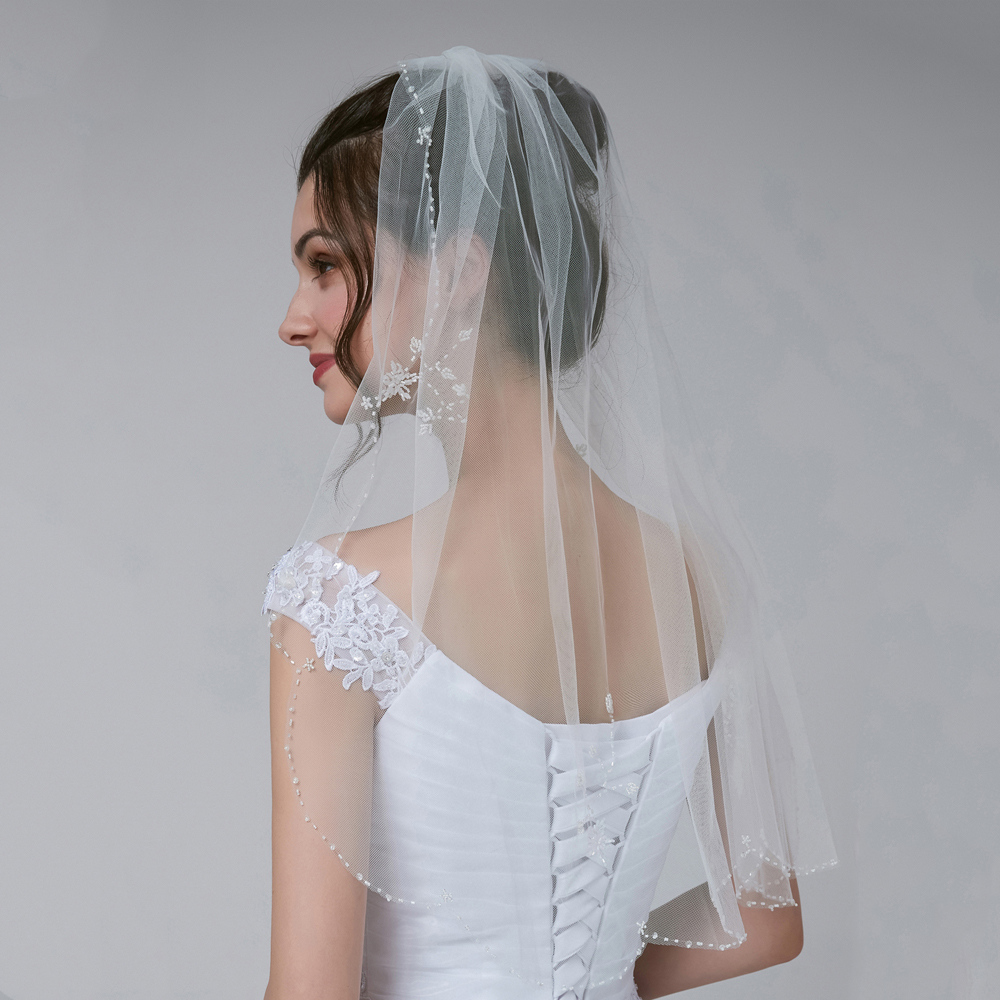 Свадебная фата из тюля с отделкой из бисера