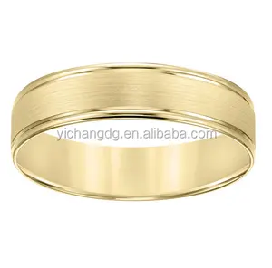 India 10k Yellow Gold Men's Sleek Wedding Band Ring for Wholesale