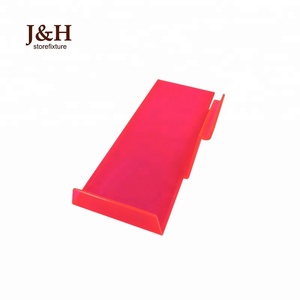 J & H Storefixture Slatwall incliné Porte-chaussures en plastique pour adultes Étagère à chaussures en acrylique pour la présentation des chaussures - Product Image 5