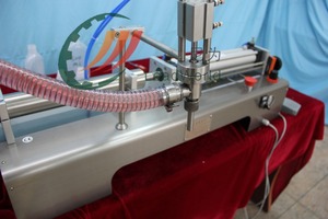 Máquina de llenado de zumo de naranja para productos básicos - Product Image 3