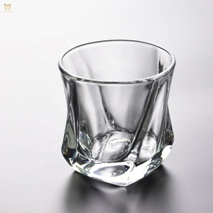 200ml Twisted <span class=keywords><strong>Shot</strong></span> Vodka vetro inciso whisky vecchio stile bicchieri di whisky irregolari bicchieri di whisky personalizzabili