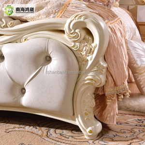 Cabecera de Cama Tapizada en Cuero con Botones y Diseño de Diamantes, Estilo Francés Moderno y Lujoso, Tamaño King y Queen, Color Blanco Crema - Product Image 5