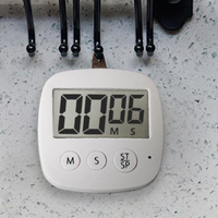 Timer Digital Alarm Ganda Ramah Lingkungan Plastik LCD Desktop Pengingat Getaran Jam/Timer Hitung Mundur Bertenaga Baterai