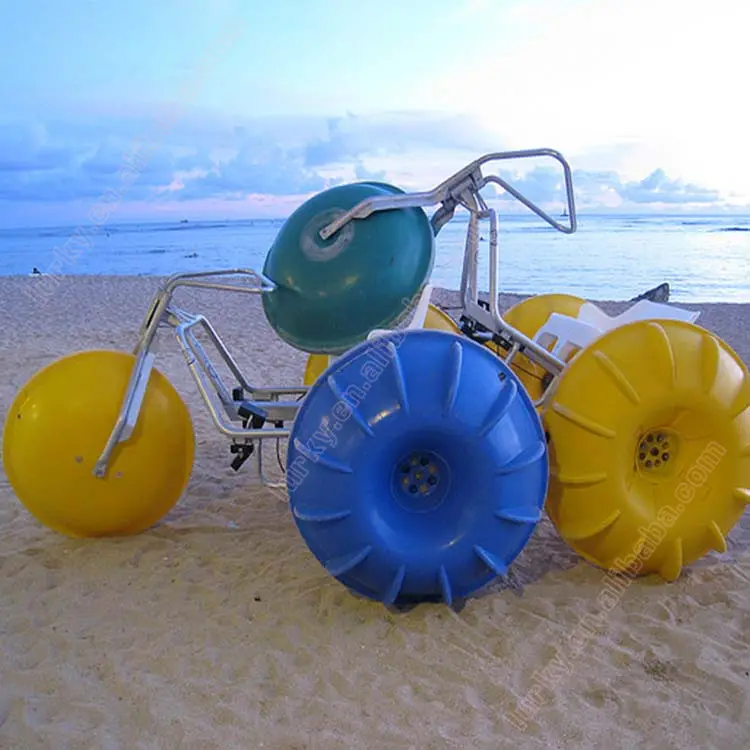 Atracción inflable de 3 ruedas moto de agua flotante bicicleta botes a pedal