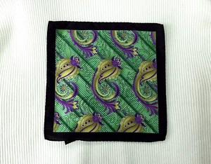 وشاح حريري مربع نقي للرجال بتصميم بيزلي مخصص من الجيب - Product Image 4