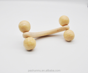 Masajeador muscular portátil de 4 bolas de madera de mano para relajación corporal para uso en movimiento - Product Image 1