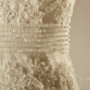AH1510 V frontal y posterior diseño elegante diamend vestido de novia blanco una línea de sash tribunal tren vestido de novia - Product Image 4