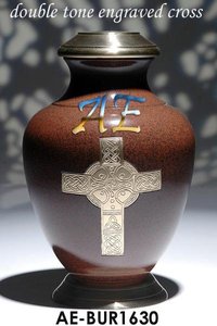 Urnas de cremación de latón europeo con Cruz Celta grabada, cenizas humanas, toque religioso, funeral sólido para adultos, respetuoso con el medio ambiente, personalizable - Product Image 6