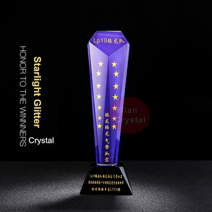 Sceau gravé personnalisé en cristal K9, tasse de Prix, bouclier en cristal, pour Grand Prix - Product Image 1