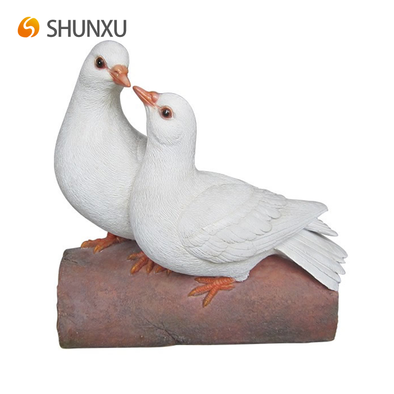 鮮やかな等身大の自然の友達の鳩の置物樹脂鳩の像庭の装飾の装飾動物