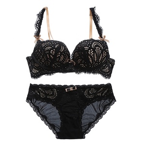 Set Intimo Donna in Pizzo <span class=keywords><strong>Trasparente</strong></span> con Reggiseno <span class=keywords><strong>Push</strong></span>-<span class=keywords><strong>up</strong></span> e Slip Coordinato - Product Image 3