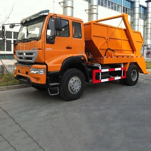 Camion per la Raccolta dei Rifiuti con Braccio Oscillante e Caricatore a Scorrimento in Vendita - Product Image 1