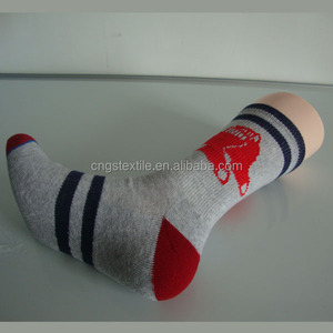 manchette élastique moitié terry bleu marine à rayures rouge chaussures conception hommes de sport sport chaussettes - Product Image 6