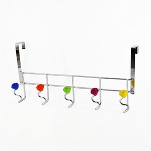 Étagère suspendue au-dessus de la porte en fer coloré avec des boules de fil pour un rangement de vêtements écologique - Product Image 6