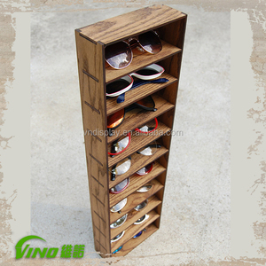 Porte-lunettes de soleil en bois chêne massif, vitrine de lunettes à montage mural - Product Image 5