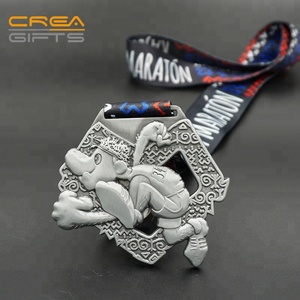工厂中国工厂批发金锌合金马拉松运动奖牌最好的质量空白定制3d金属奖牌 - Product Image 1