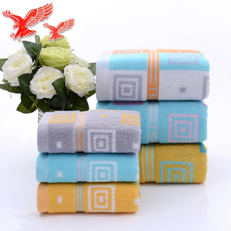 Set di asciugamani da bagno in cotone 100% tinto in filo morbido e confortevole Jacquard all'ingrosso della fabbrica della cina