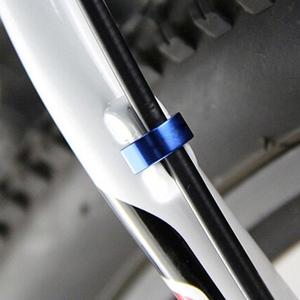 YOUME Abrazaderas de Cable de Freno para Bicicleta de Montaña de Aleación de Aluminio, Clips en C para Bicicleta, Guía de Cable de Freno - Product Image 3