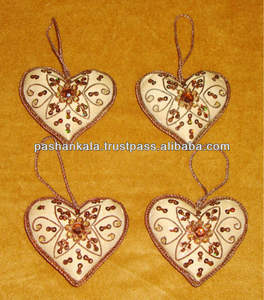 Article de décoration de Noël en forme de cœur avec broderie de perles - Product Image 1