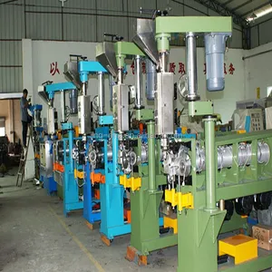 Máquina de fabricación de alambre de revestimiento de PVC de 2 capas de Color