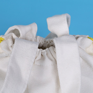 Sac cadeau en coton avec cordon de serrage en <span class=keywords><strong>tissu</strong></span> pliable promotionnel <span class=keywords><strong>pas</strong></span> <span class=keywords><strong>cher</strong></span> sac à main mini pochette sac à cordon de serrage pour le stockage - Product Image 6