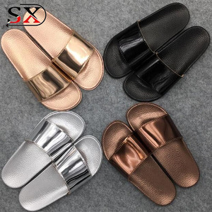 OEM warna <span class=keywords><strong>metallic</strong></span> emas perak sandal PVC pria wanita slide sandal slipper - Product Image 1