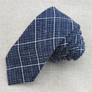 Corbata de hombre de algodón cepillado con diseño a cuadros - Product Image 6