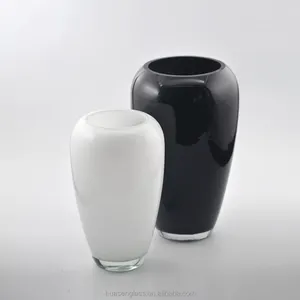Vaso de vidro de cor sólida, belo design simples preto branco