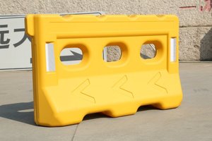 La circulation routière haute qualité 1400*800*360*180mm en plastique barrière de sécurité routière 2022 Offre Spéciale en plastique <span class=keywords><strong>trafic</strong></span> barrière - Product Image 6