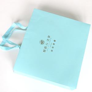Bolsas <span class=keywords><strong>de</strong></span> <span class=keywords><strong>papel</strong></span> personalizadas con logotipo <span class=keywords><strong>de</strong></span> lámina dorada <span class=keywords><strong>de</strong></span> alta calidad, para embalaje <span class=keywords><strong>de</strong></span> extensiones <span class=keywords><strong>de</strong></span> cabello - Product Image 3