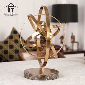 Scultura in Metallo a Forma di Globo Terrestre, Artigianato Artistico Europeo Dorato per Decorazione d'Interni - Product Image 5