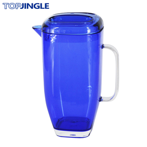 Pichet en acrylique à eau froide de forme carrée floue - Product Image 1