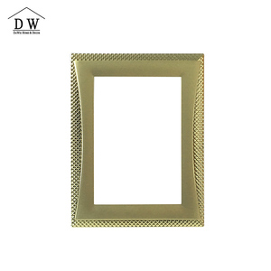 Khung Ảnh Kim Loại Mạ Bạc Bán Sỉ Từ Nhà Sản Xuất Trung Quốc - Product Image 2