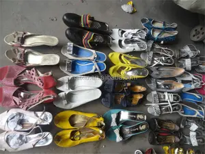 Banyak digunakan sepatu untuk dijual