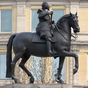 Scultura in Metallo di Cavaliere a Cavallo, Famosa Statua in Bronzo di Carlo su Cavallo - Product Image 2
