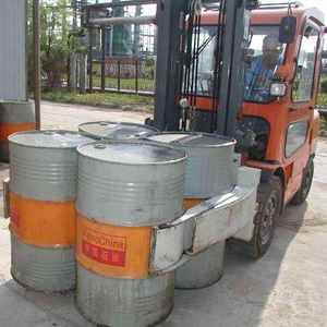 지게차 clamp 첨 <span class=keywords><strong>oil</strong></span> <span class=keywords><strong>drum</strong></span> lifting 유 클램프 대 한 55 gallon/205 litres <span class=keywords><strong>oil</strong></span> drums - Product Image 3
