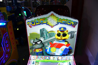 Hotselling Police D'action Monnayeur D'intérieur D'amusement D'arcade de jeu de Billet de Loterie Machine À Vendre