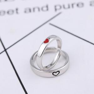 Anello per Coppia Cuore Rosso e Nero 'Amore Eterno' Regolabile per Donne e Innamorati - Product Image 2