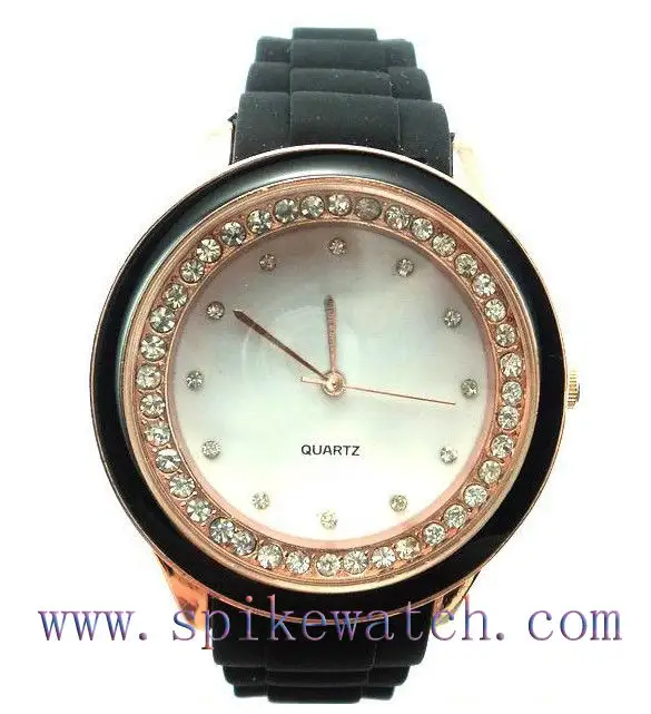 Dame montre de marque Montre de dames de quartz analogiques diamant montre de silicone