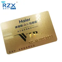 高品質クレジットカードサイズゴールデンエンボスPVCプラスチック名刺