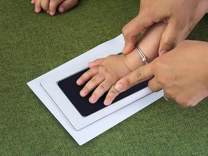 2025 Baby Kit Handfoot Print Magic Inkless/tatuajes únicos <span class=keywords><strong>de</strong></span> huella <span class=keywords><strong>de</strong></span> bebé, kit Impronte Neonato/Baby Foot Print Pad Baby Print Pad - Product Image 5