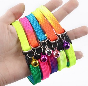 Großhandel Günstige einfache niedliche einfache Nylon Regenbogen Hund Katze Halsband mit Glocke - Product Image 1