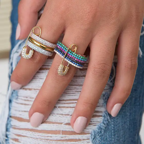 แหวนหมุดเพื่อความปลอดภัยสำหรับผู้หญิง,แหวนแฟชั่นชุบทองสีรุ้งลูกบาศก์เซอร์โคเนียสแต็คที่สง่างาม