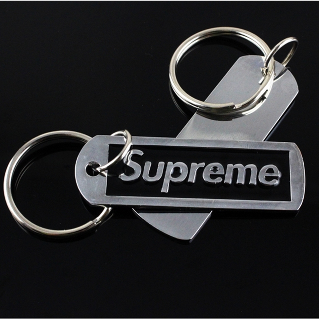 Métal d'émail de Keychain en métal en alliage de zinc adapté aux besoins du client par prix usine