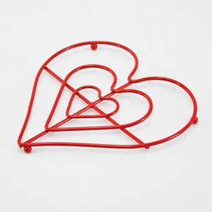 <b>Strawberry</b> Shape Red Eco-Friendly Contemporary Metal Wire Hot Dinner Trivet - Product Image 5