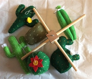 फैशन डिजाइन हस्तनिर्मित हरी कैक्टस पालना मोबाइलों के लिए नर्सरी बच्चे के लिए कैक्टस मोबाइल महसूस किया - Product Image 6