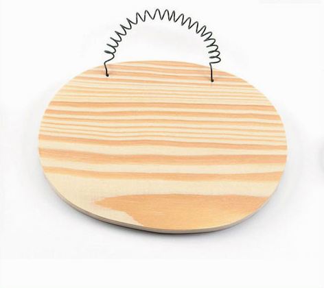 Round pine plaque