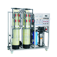 Le système de purification de filtre à eau Uv filtre la machine cosmétique de traitement d'eau potable d'usine de RO d'eau d'osmose inverse